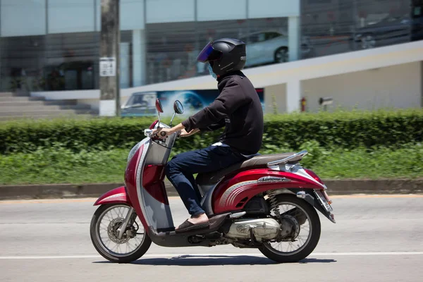 Private Honda Automatic Scooter Scoopy i Motorcycle. — Stock Photo, Image