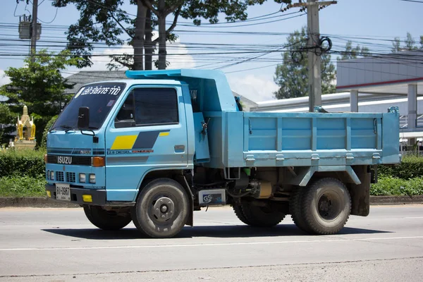 Özel Isuzu damperli kamyon. — Stok fotoğraf