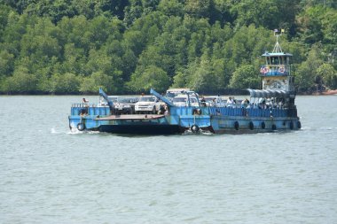 Lanta Feribot Tekne krabi ve Lanta Island, Krabi arasında.