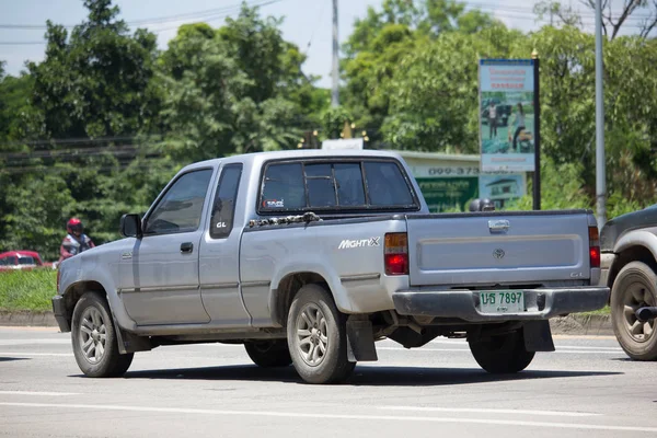 Privado viejo coche de recogida, Toyota Hilux Mighty X — Foto de Stock