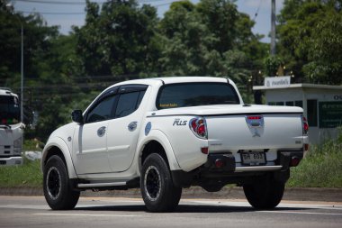 Özel araba, Mitsubishi Triton kamyonet.