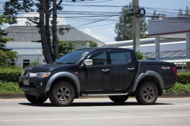 Özel araba, Mitsubishi Triton kamyonet.