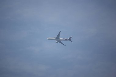  Boeing 777-300 HS-TKW TG103