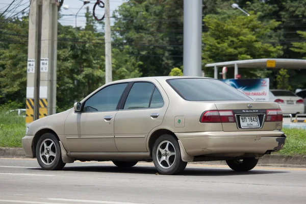 Özel eski araba Nissan Sunny