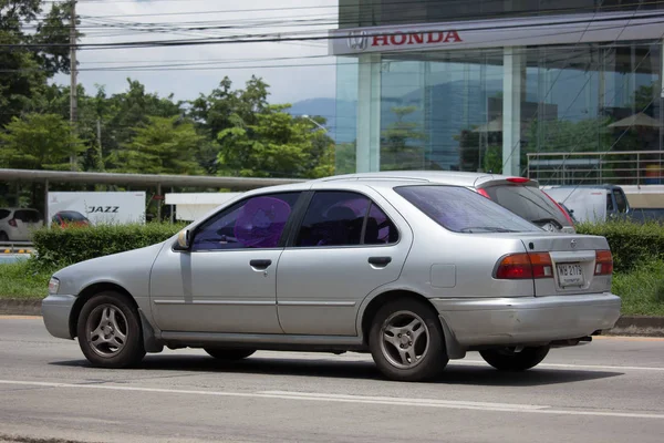 Özel eski araba Nissan Sunny