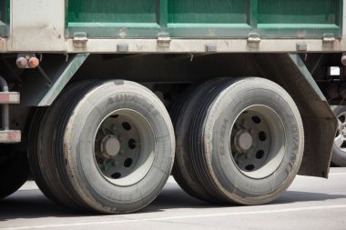 Önceden Gl283a lastiklerini kamyon.