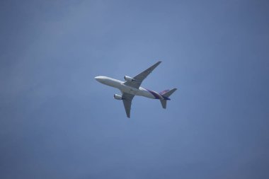  Boeing 777-200 HS-TJA TG103