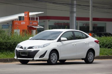 Yeni özel Sedan araba toyota Yaris Ativ Eko Kiralık
