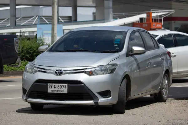 Privata sedanmodell bil Toyota Vios. — Stockfoto