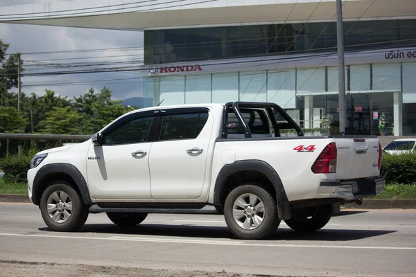 Özel Toyota Hilux Revo kamyonet. 
