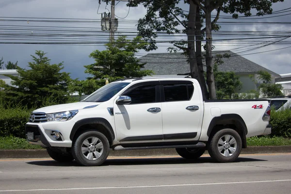 Caminhão de recolha privado Toyota Hilux Revo . — Fotografia de Stock