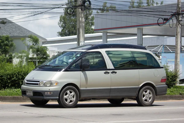 Старая Toyota Previa Private van — стоковое фото