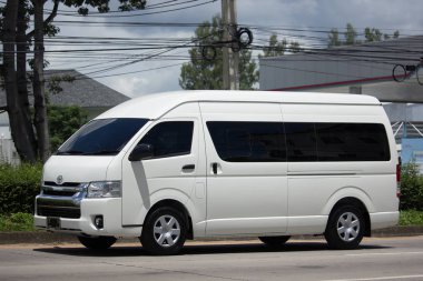 Yeni Toyota banliyö van.