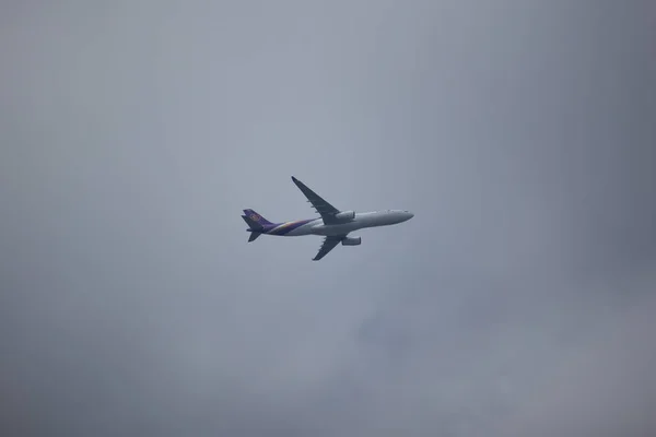 HS-on Airbus A330-300 Thaiairway Tg111 — Stok fotoğraf