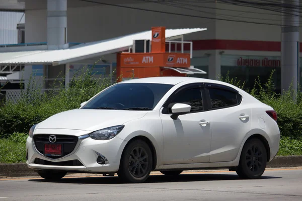 Coche ecológico privado, Mazda2 . — Foto de Stock