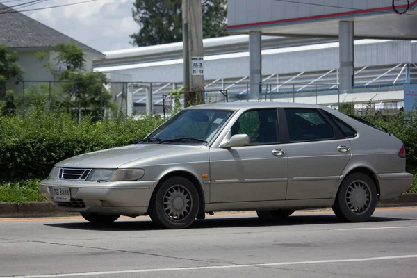 Özel eski araba, Saab 900 kompakt lüks otomobil.