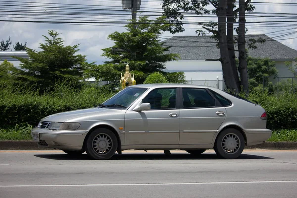 Özel eski araba, Saab 900 kompakt lüks otomobil.