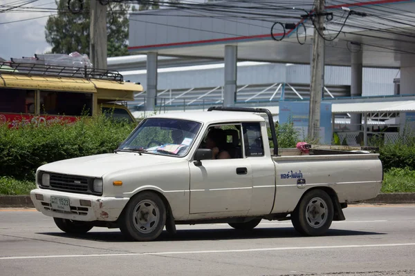 Coche privado, Mazda Familia mini Pick up camión . — Foto de Stock