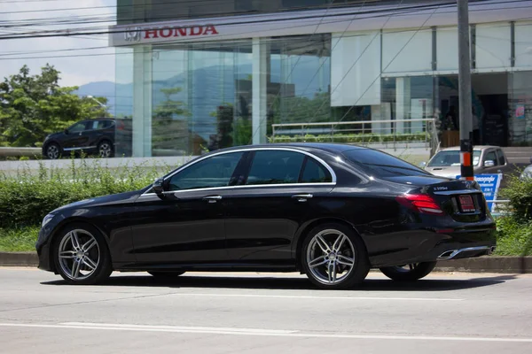  lüks araba beyaz Mercedes Benz E220d