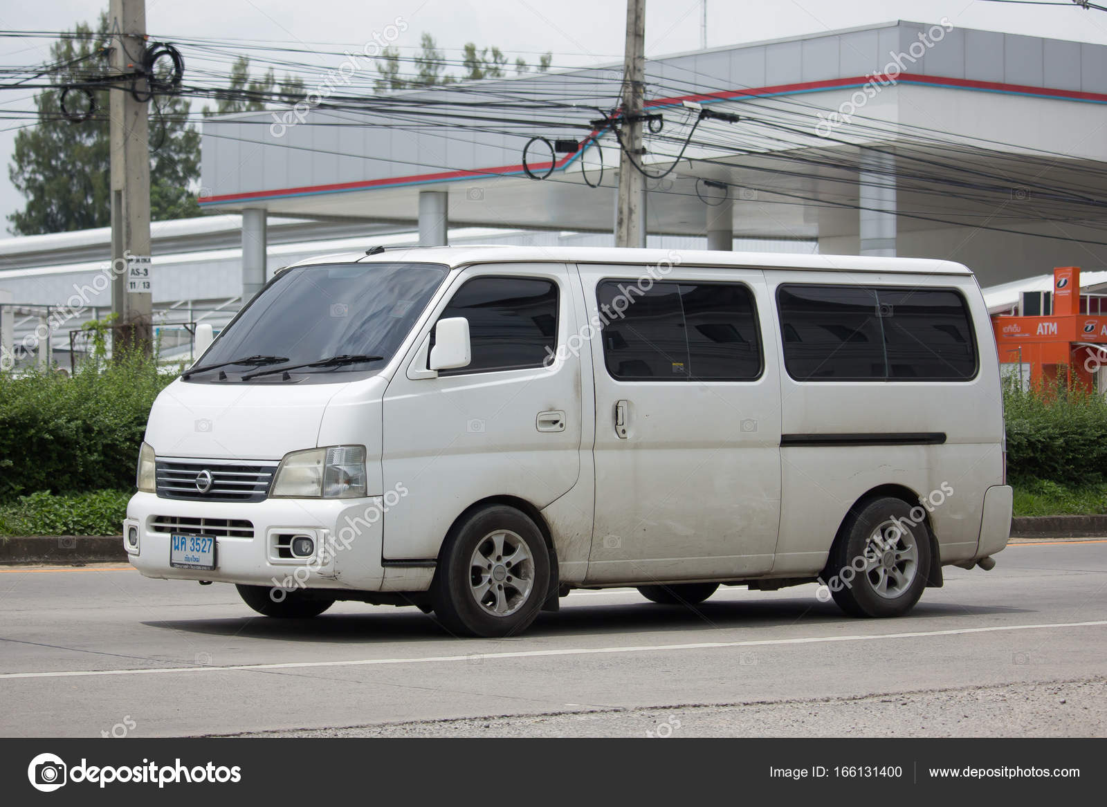 nissan urvan old model