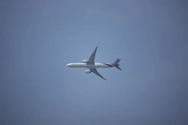 Boeing 777-300 HS-TKZ TG103 — Stok fotoğraf