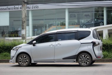  Toyota Sienta Mini Mpv Van. 