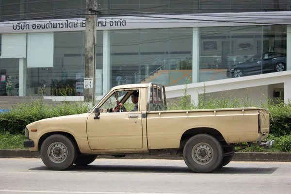 Özel eski pikap Araba, Toyota Hilux güçlü X — Stok fotoğraf