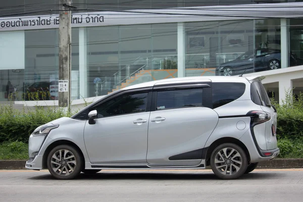  Toyota Sienta Mini Mpv Van. 