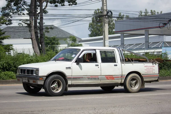 Özel Isuzu Kb eski pikap araba. 