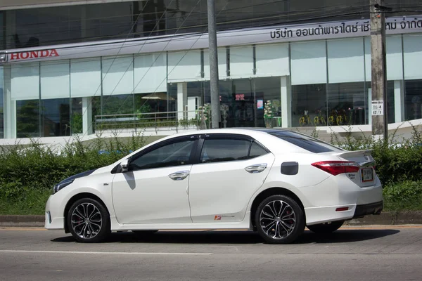 Özel araba Toyota Corolla Altis. Onbirinci nesil siyah Top