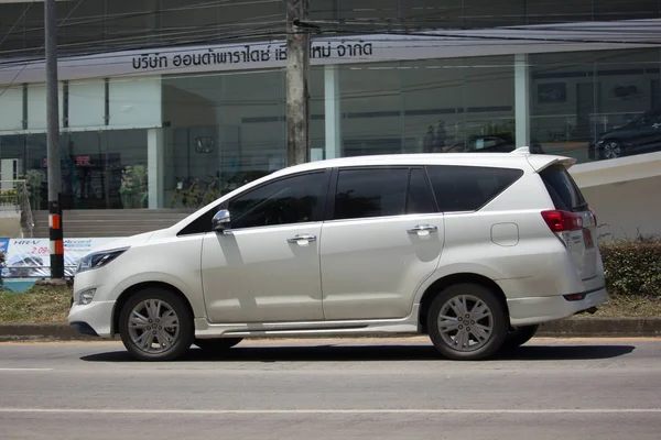 Yeni Toyota Innova Crysta