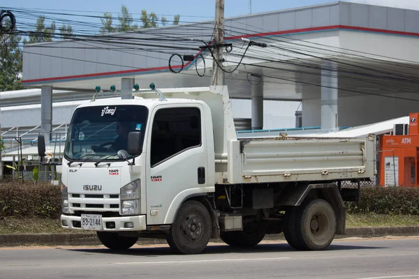 Camión de descarga privado isuzu . —  Fotos de Stock