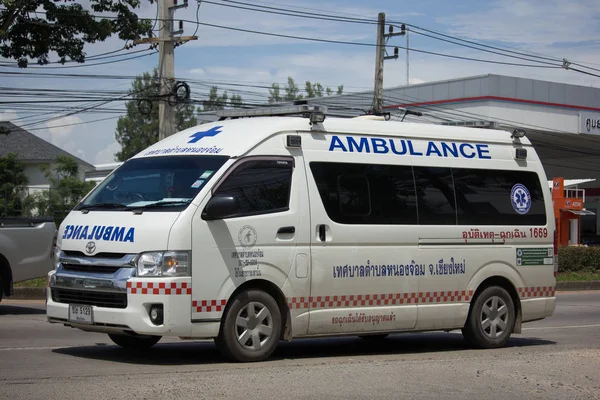 Furgoneta de ambulancia del subdistrito de Nongjom — Foto de Stock