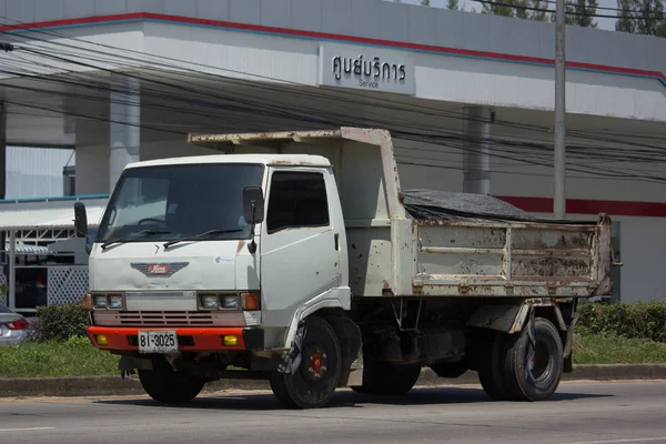 Özel Hino damperli kamyon. 