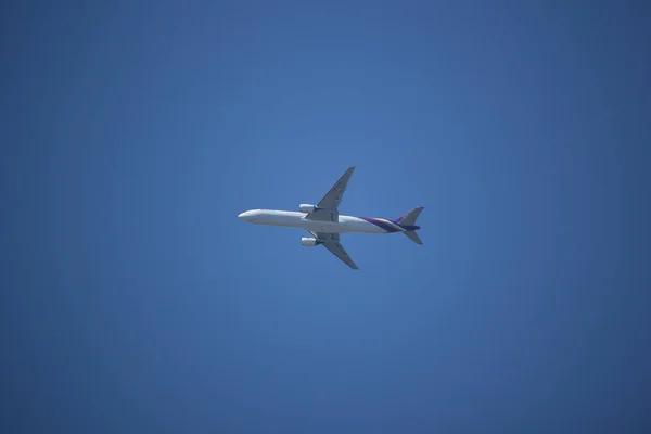 Boeing 777-300 HS-TKB TG103 — Stok fotoğraf