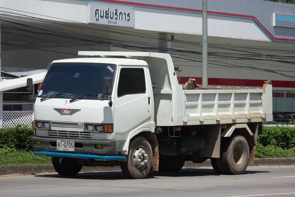 개인 히노 덤프 트럭. — 스톡 사진