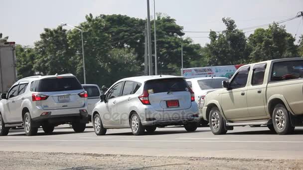 Ιδιωτικό νέο οικολογικό αυτοκίνητο Nissan Note. — Αρχείο Βίντεο