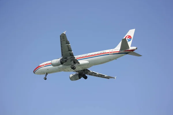 B-6928 Airbus A320-200 of China Eastern Airline — Stock Photo, Image
