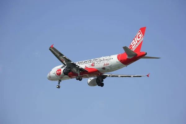 9M-AHJ Airbus A320-200 of Airasia. — Stock Photo, Image