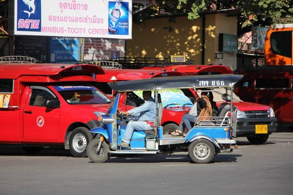Tuk tuk taxi chiangmai, Сервис в городе и вокруг . — стоковое фото