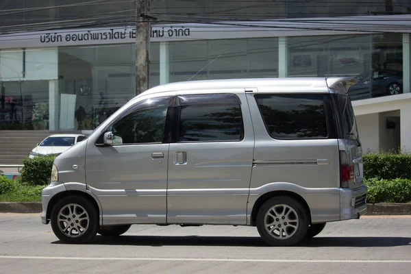 Privat Daihatsu Atrai 7 Van Car. — Stockfoto