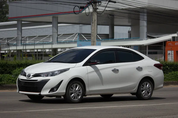 Nuevo coche sedán privado toyota Yaris ATIV Eco Car — Foto de Stock