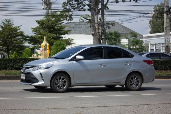 Privata sedanmodell bil Toyota Vios. — Stockfoto