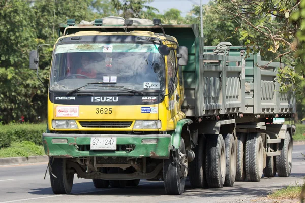 Isuzu Remolque camión volquete de la empresa de piedra D — Foto de Stock