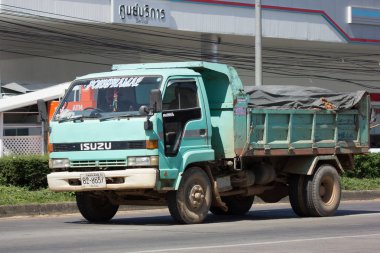 Özel eski Isuzu damperli kamyon. 