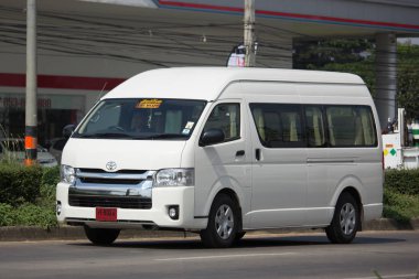 Yeni Toyota banliyö van.