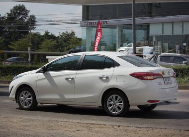 Yeni özel Sedan araba toyota Yaris Ativ Eko Kiralık