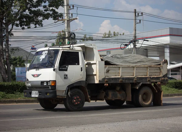 Özel Hino damperli kamyon. 