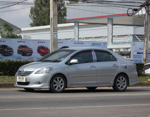 Рядовой седан Toyota Vios . — стоковое фото