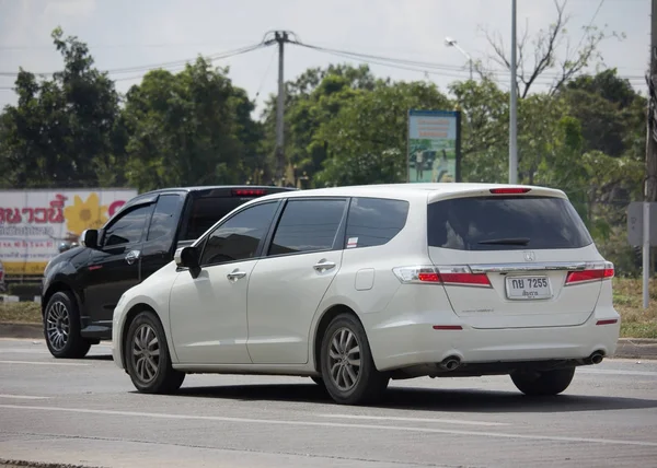 Vieja camioneta privada Honda Odyssey . — Foto de Stock